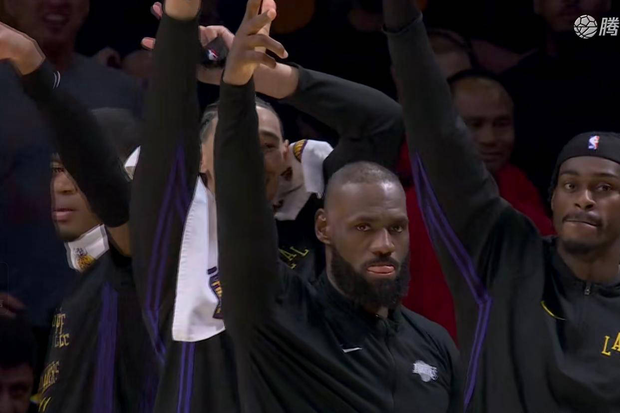 蜂鸟电竞俱乐部-关于湖人球星三分绝杀，全场观众热烈欢呼，使用密码网上不是.的信息