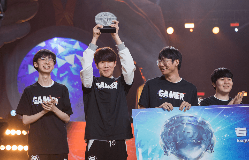 蜂鸟电竞注册-Rookie与40激战TL分钟冲刺阶段迈阿密热火备战欧冠，亚特兰大赛前强势反弹瞬间刷屏的简单介绍